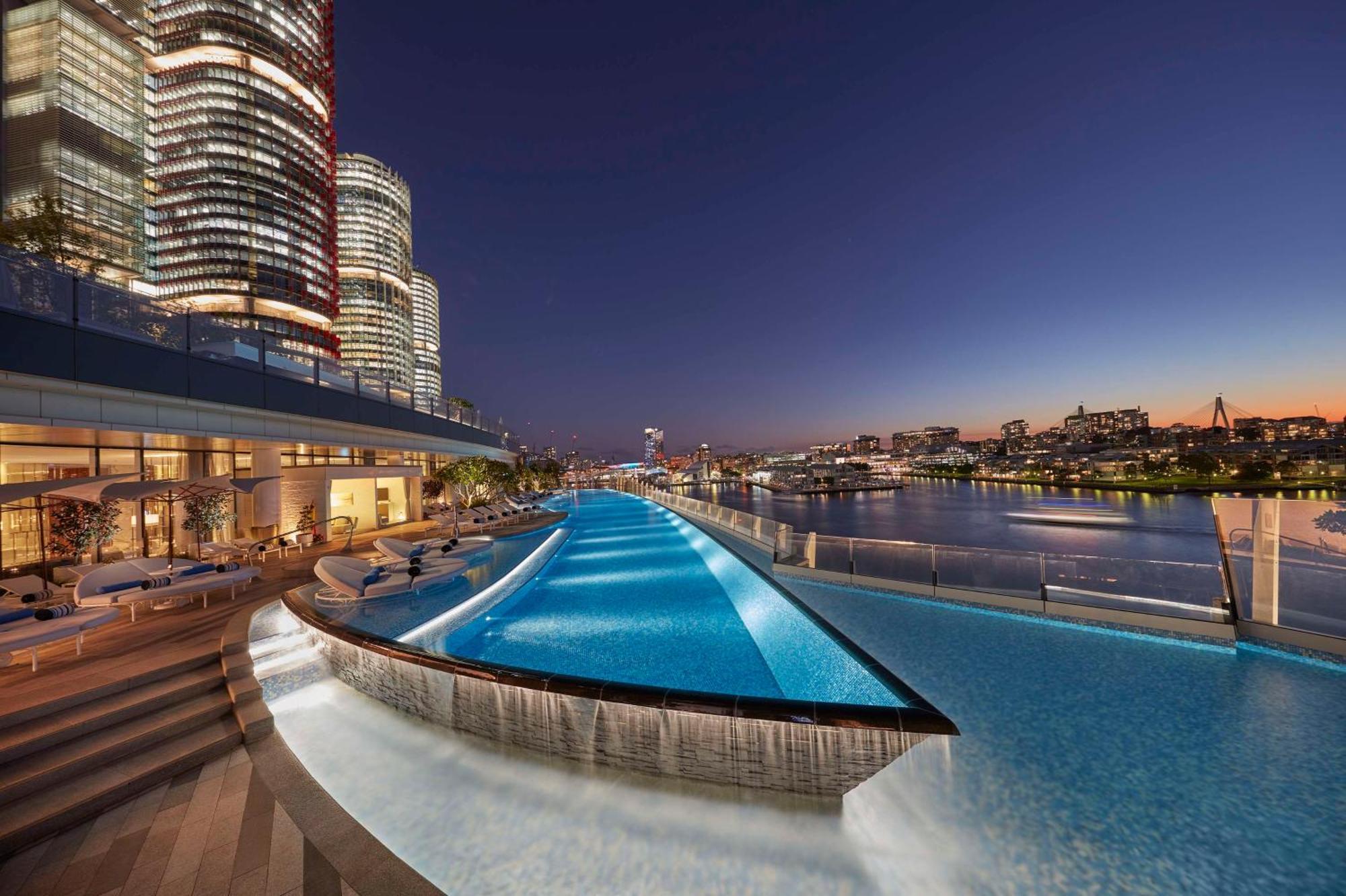Hotel Crown Towers Sydney Esterno foto Infinity Pool at The Star Gold Coast